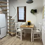 Alpstuga Charmantes Denkmalgeschuetztes Tiny House Am Rhein *