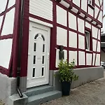 Charmantes Denkmalgeschuetztes Tiny House Am Rhein