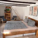 Charmantes Denkmalgeschuetztes Tiny House Am Rhein Alpstuga Rhens