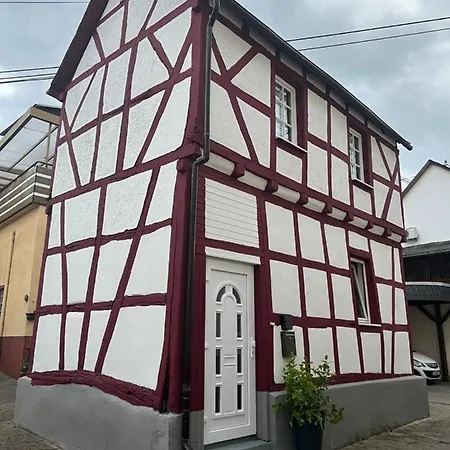 Charmantes Denkmalgeschütztes Tiny House Am Rhein * Rhens