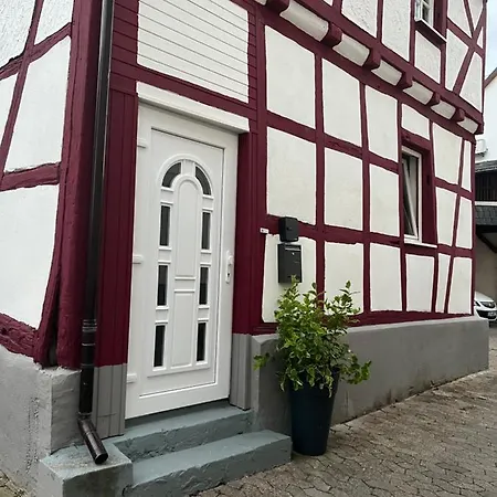Charmantes Denkmalgeschütztes Tiny House Am Rhein