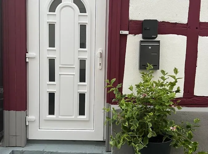 Charmantes Denkmalgeschuetztes Tiny House Am Rhein * Rhens